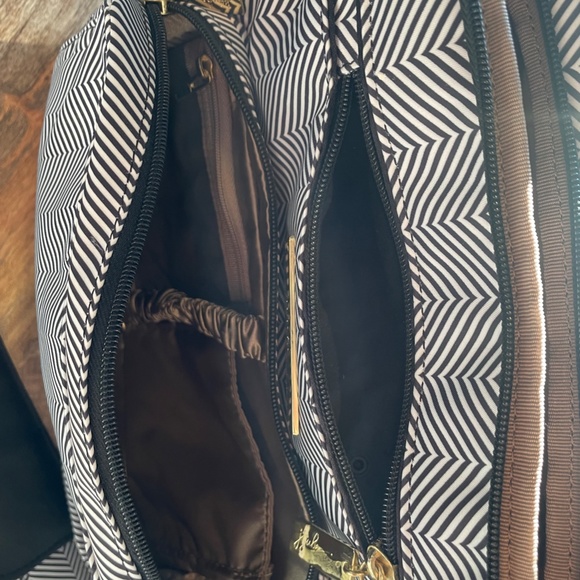 JuJuBe BFF Convertible Unisex Diaper Bag Backpack, Baby Bag with Changing Pad - Picture 12 of 14